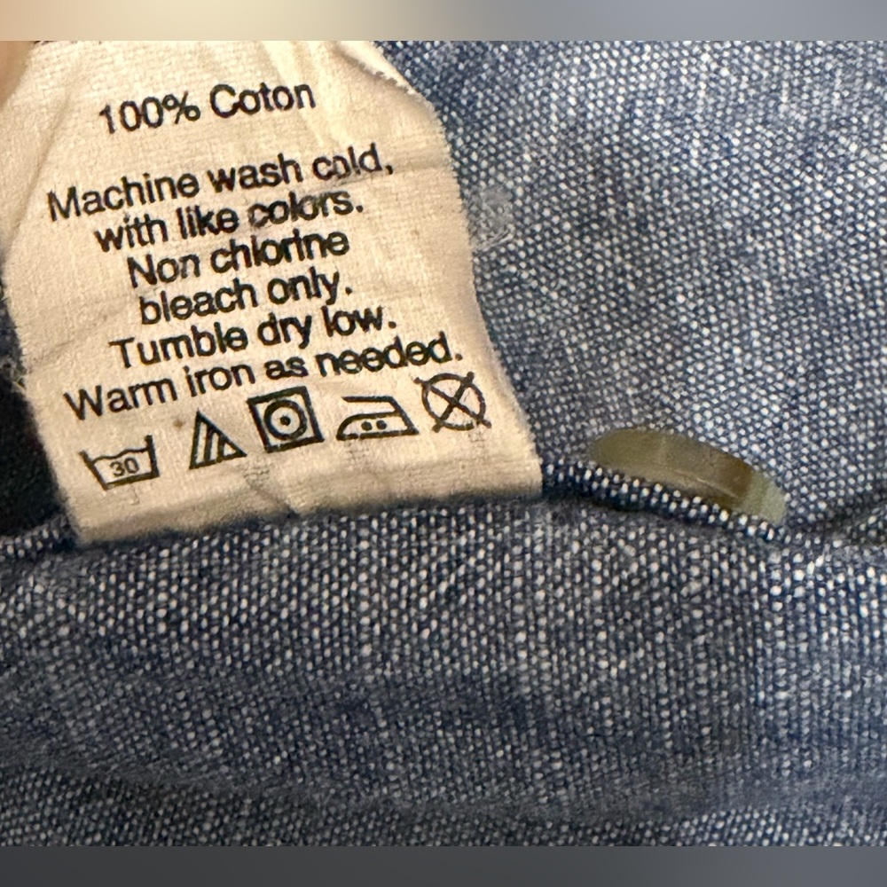 J. Crew Mens Medium Chambray Short Sleeve Collared Button Down
Shirt Medium - Picture 4 of 5